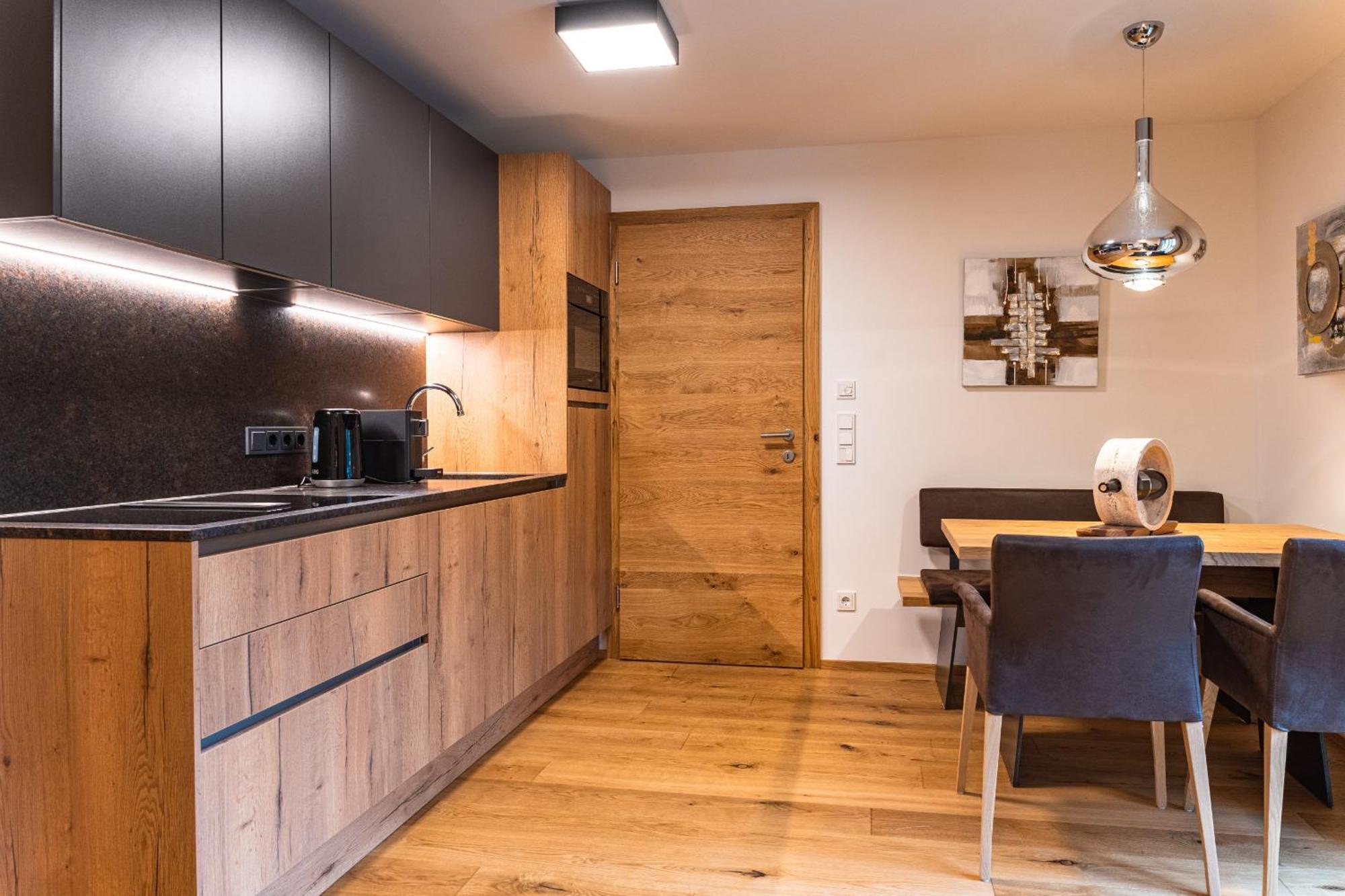 - Zell Am Apartment *